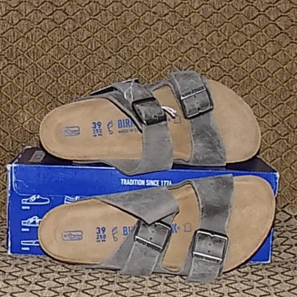 New Birkenstock Arizona in Iron leather, soft beds, EU39 US8-8.5